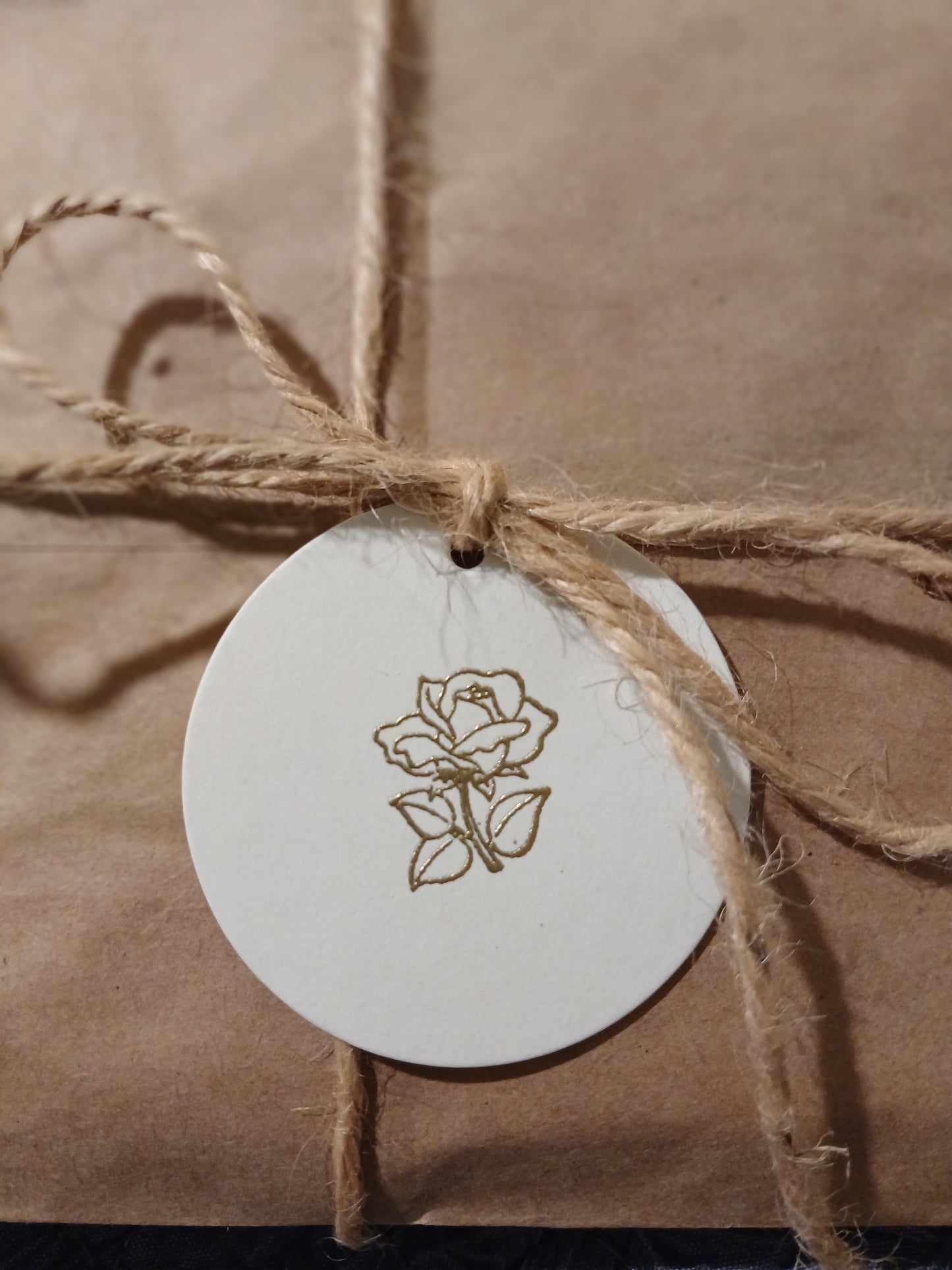 Rose Tags 5/pk - Gold Embossed Round 2"